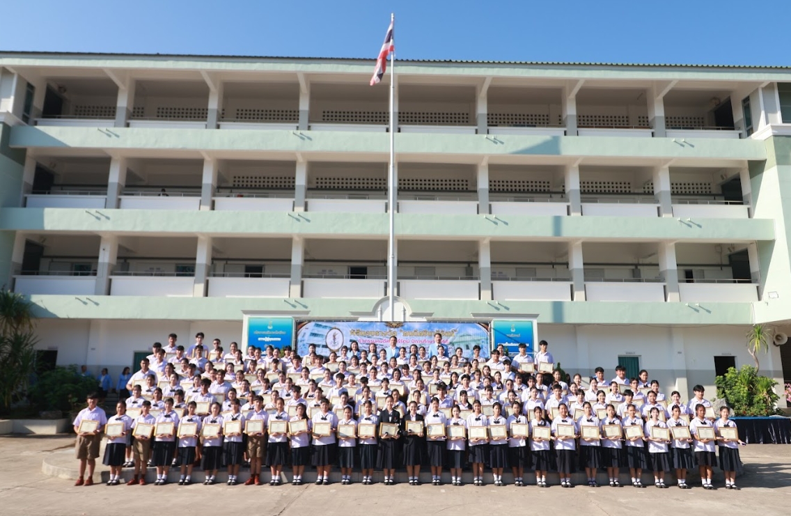 กิจกรรมมอบรางวัล "คนดีศรีนารีรัตน์" ปีการศึกษา ๒๕๖๘